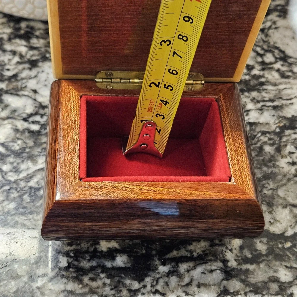 handcrafted Italian wooden inlaid‎ jewelry box Sorrento-style artistry